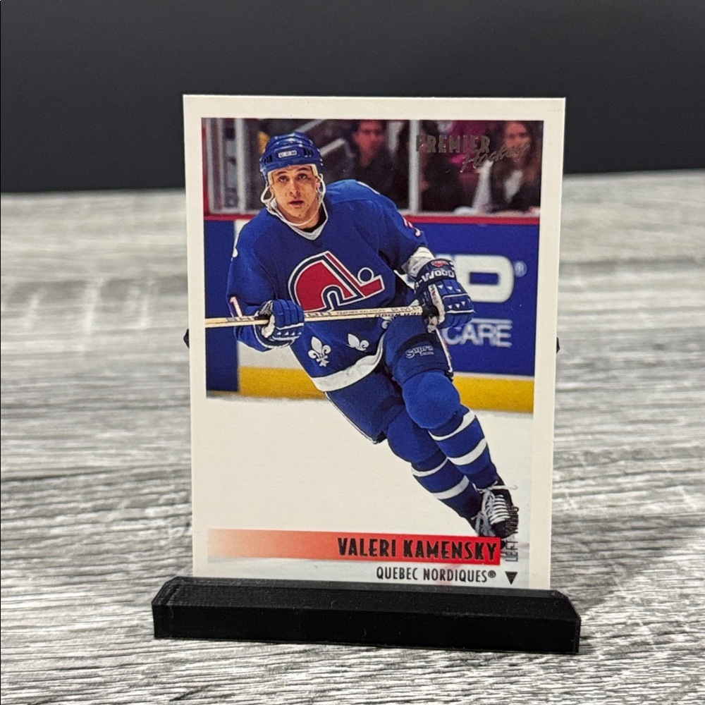 NHL | Topps Premier Hockey #32: Quebec Nordiques: Valeri Kamensky (1994) - Card